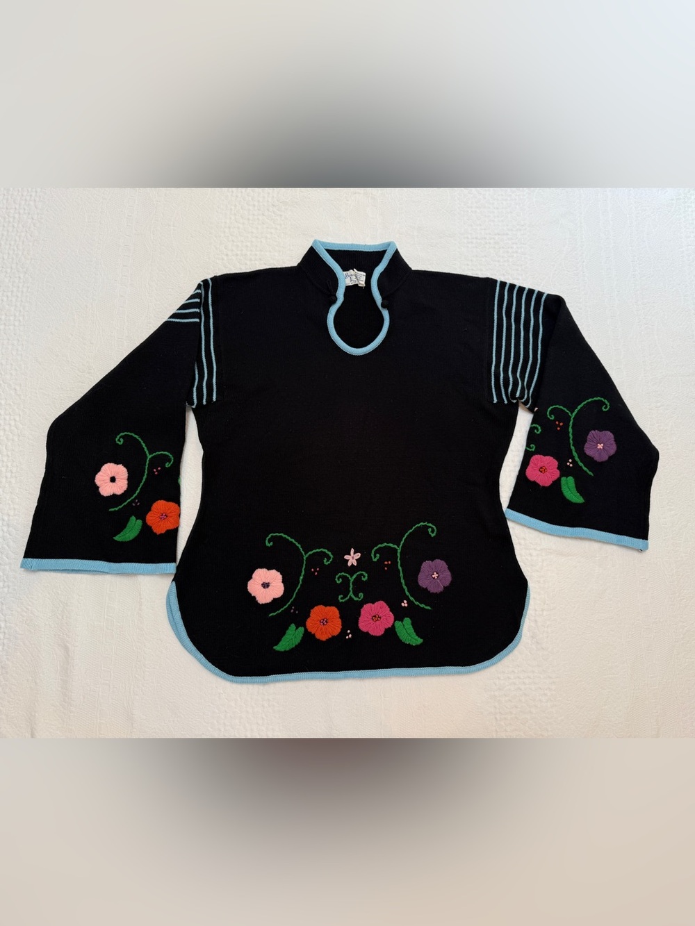 Vintage Bonnie Lee Le Roy Embroidered Sweater Size 44 Black Boho Folk Taiwan L